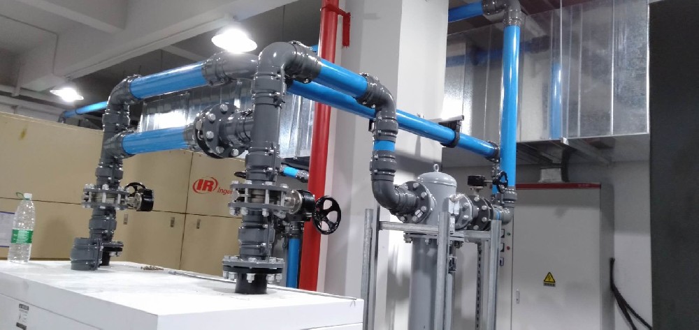 超級管道什么材質的